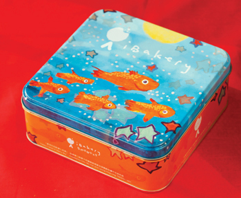 「星空中快樂七色魚」獲獎設計禮罐 把愛傳遍香江 