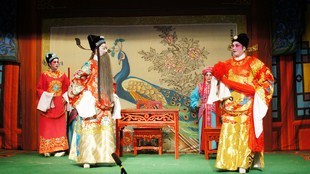 秉承百年傳統<br/>未年東華三院聯廟中元吉祥思親法會