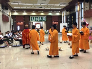 東華三院萬國殯儀館及鑽石山殯儀館首辦「我是禮儀師」體驗活動<br/>高中學生變身「殯葬禮儀師」